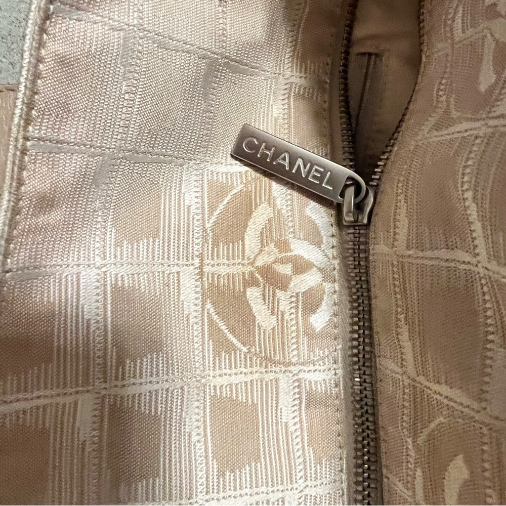 Chanel travel line tote bag in really good condition.